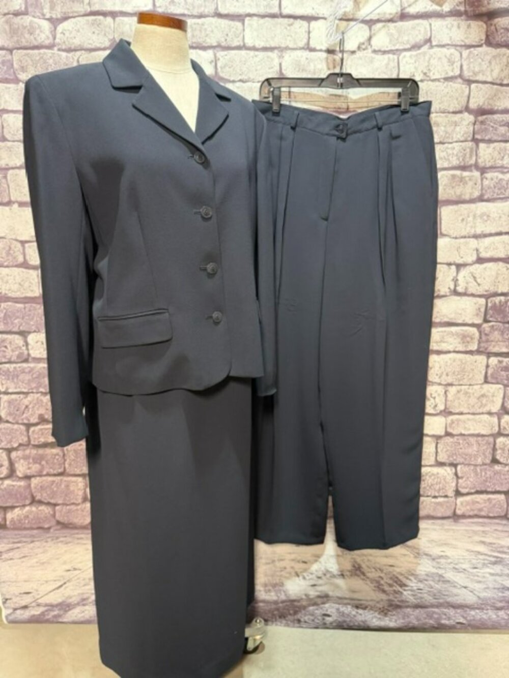 Rena Rowan Black 3 Piece Suit Size 16